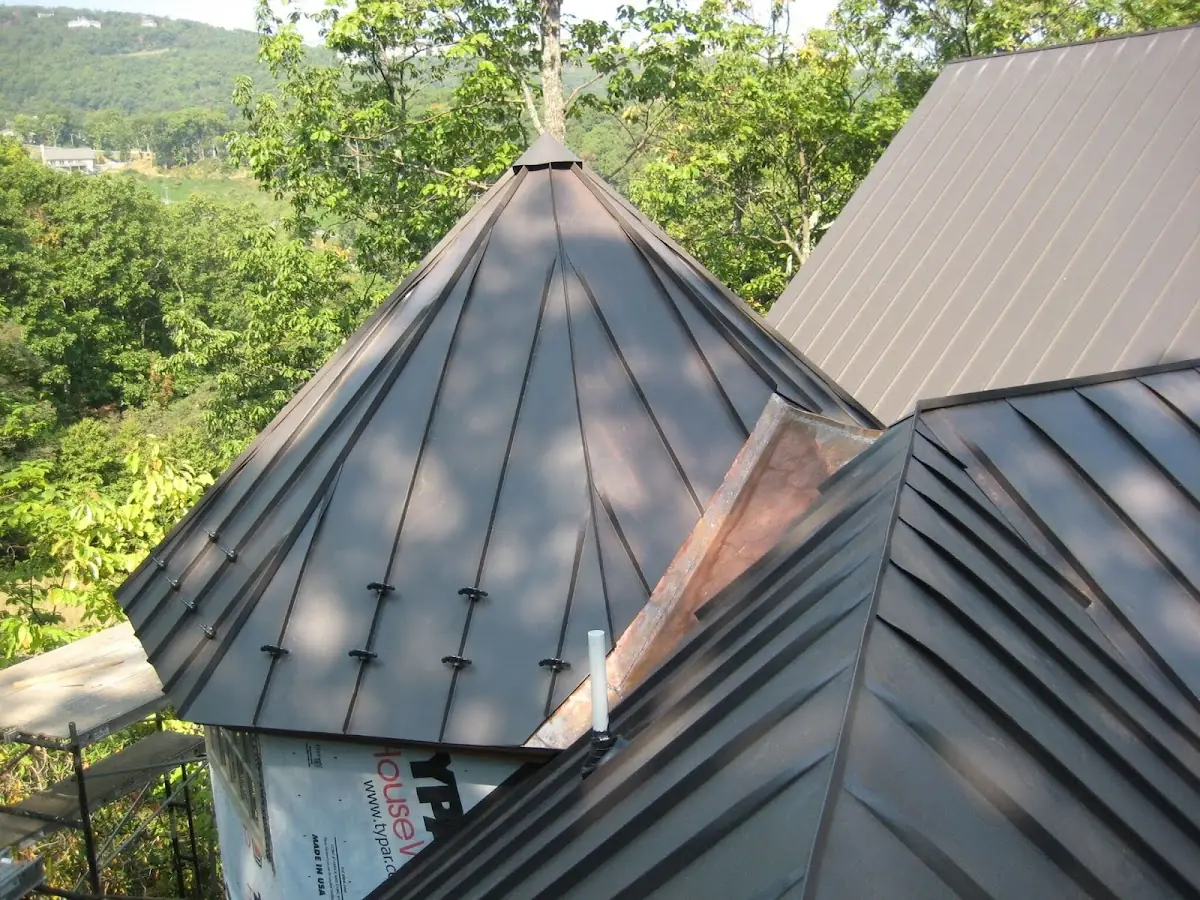 Professional Gutter Cleaning by Craftsman Roofing in Calwa